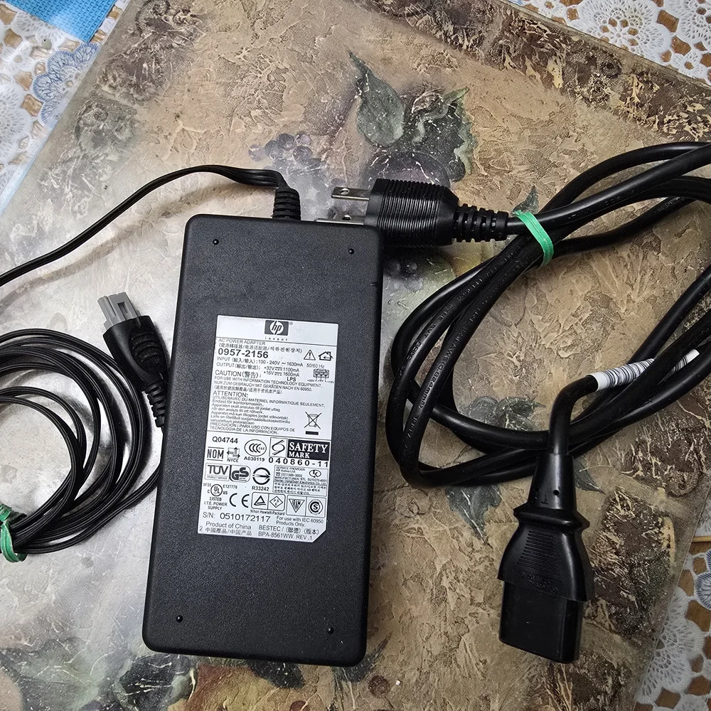 HP AC Power Adapter 0957-2156 100-240V Genuine HP Charger